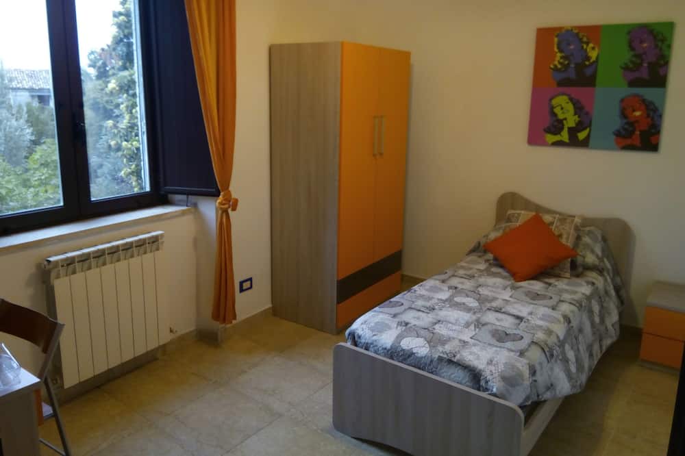Photo of Bedroom in Marano Marchesato