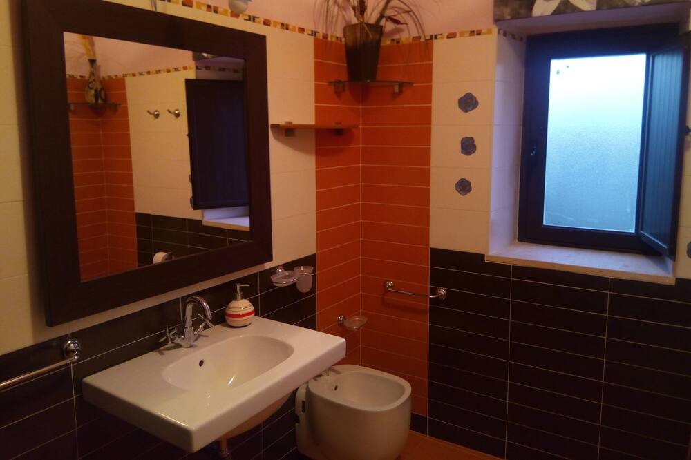 Photo of Bathroom in Marano Marchesato