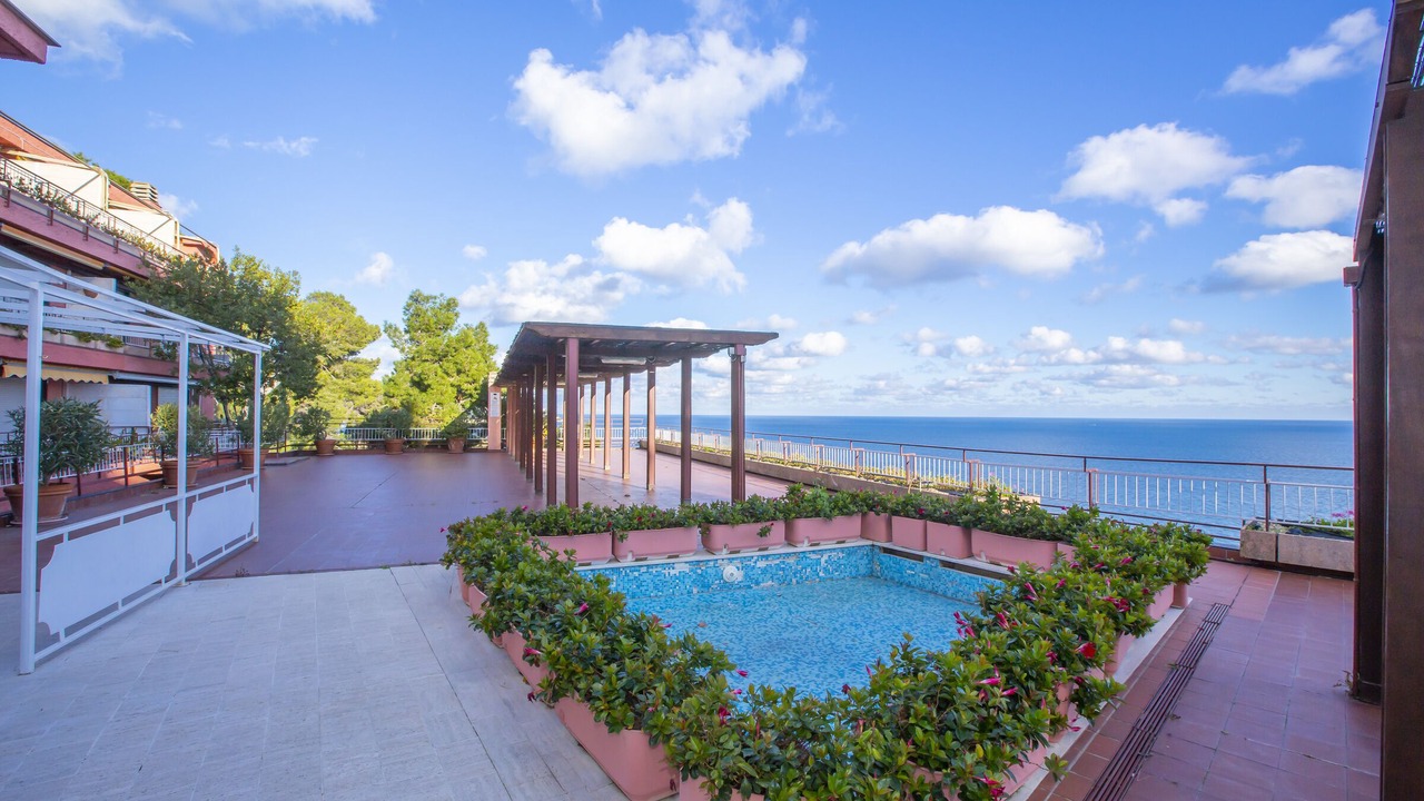 Photo of Outdoor in Capo Mimosa-Rollo