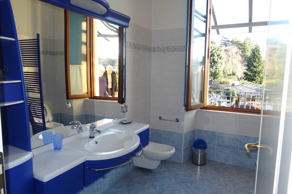 Photo of Bathroom in San Fermo della Battaglia