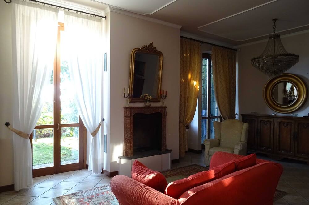 Photo of Livingroom in San Fermo della Battaglia