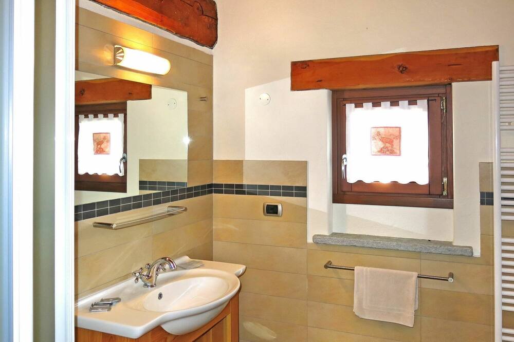 Photo of Bathroom in Sampeyre