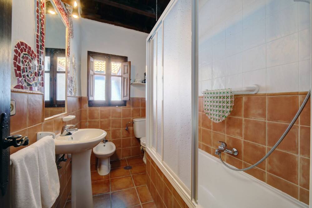 Photo of Bathroom in Juzcar