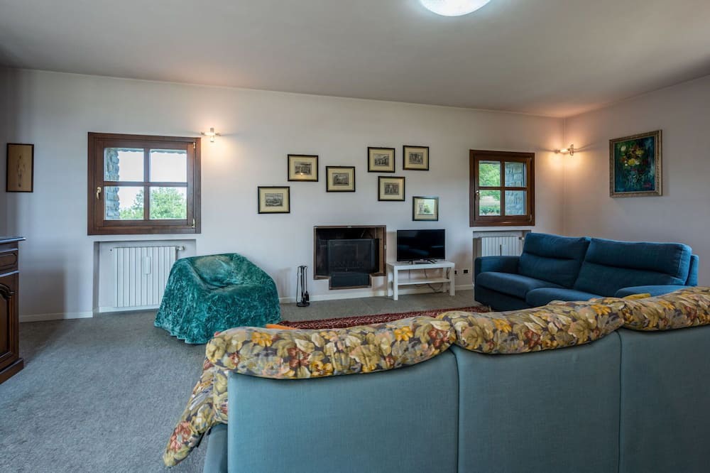Photo of Bedroom in Santo Stefano Belbo