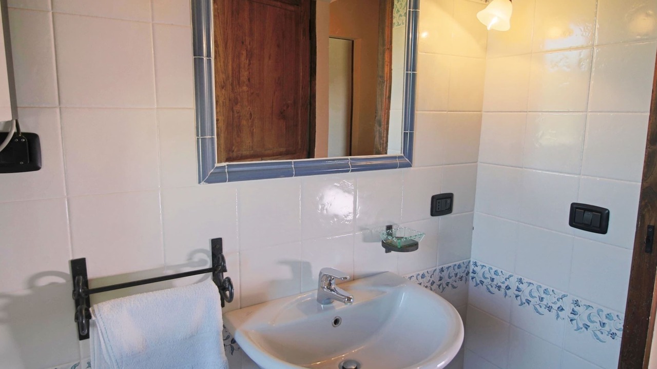 Photo of Bathroom in Todi