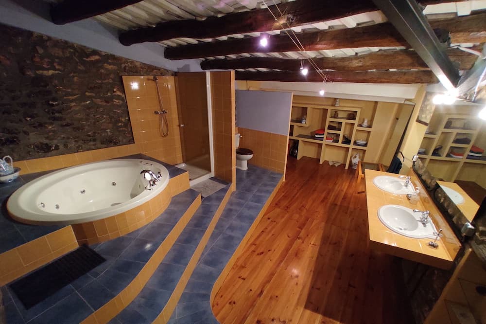 Photo of Bathroom in Castellet i la Gornal