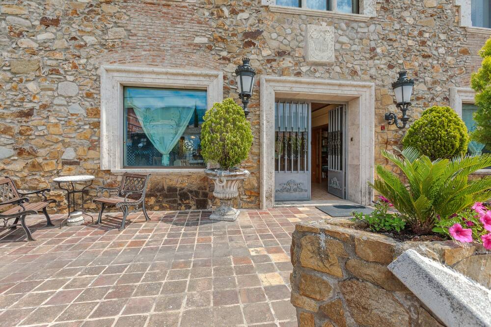 Photo of Patio Balcony in Angles