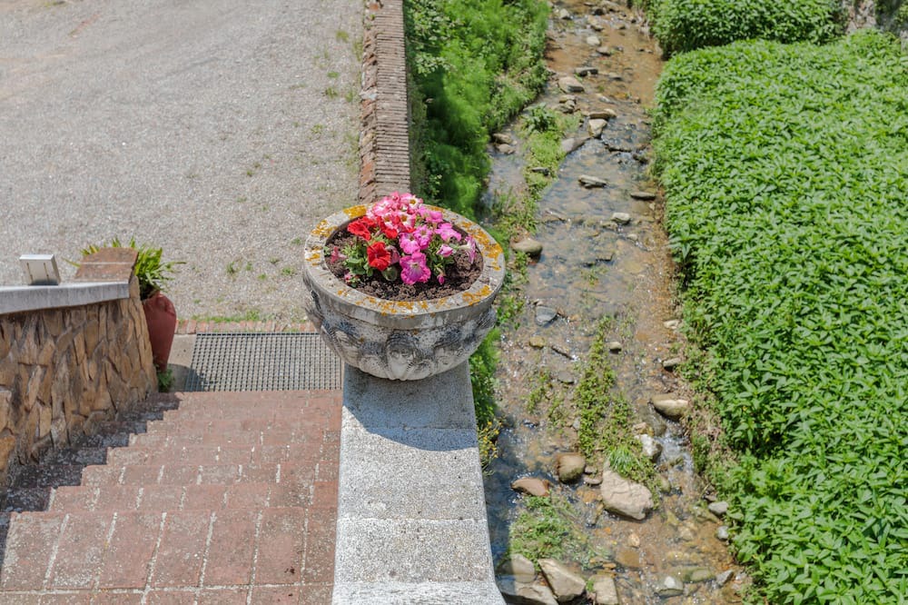 Photo of Outdoor in Angles
