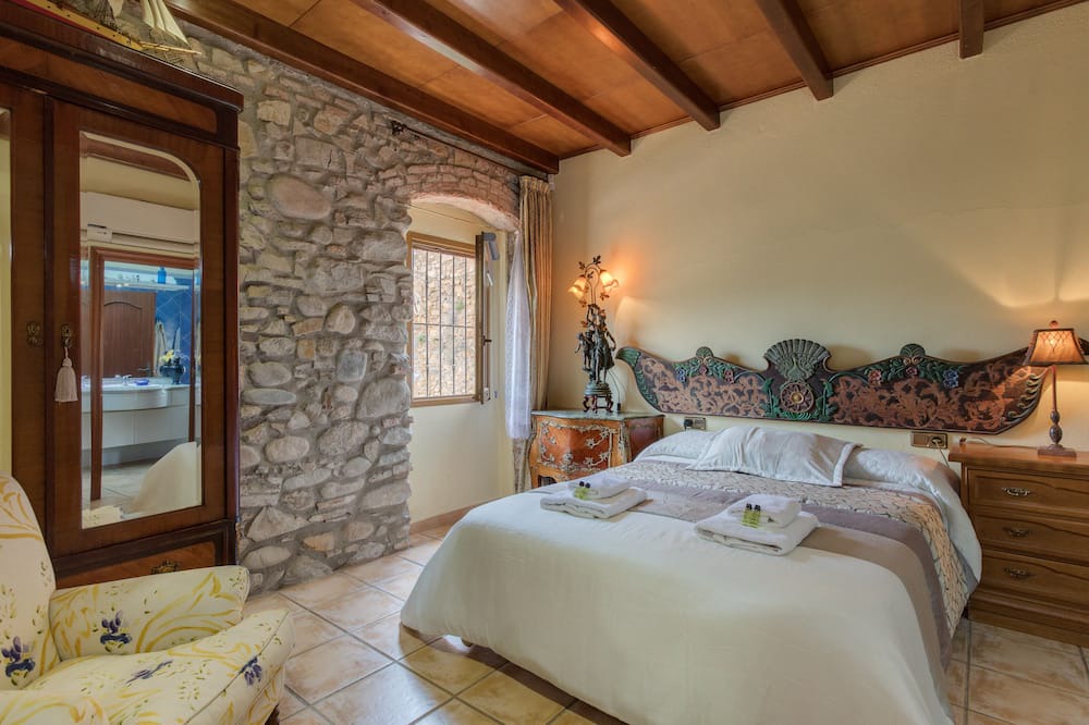 Photo of Bedroom in Angles
