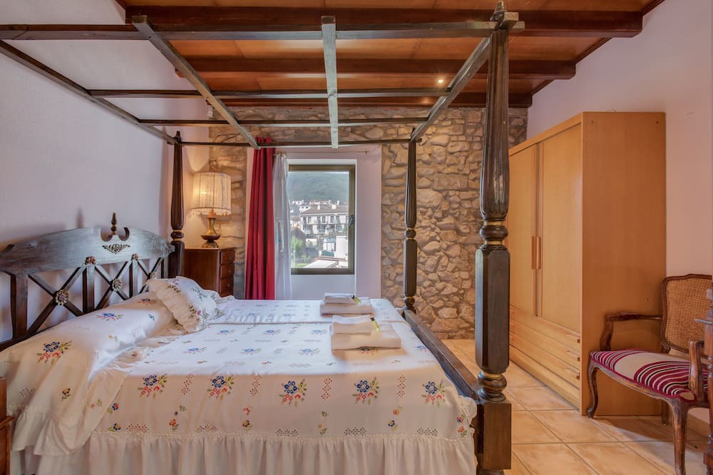 Photo of Bedroom in Angles