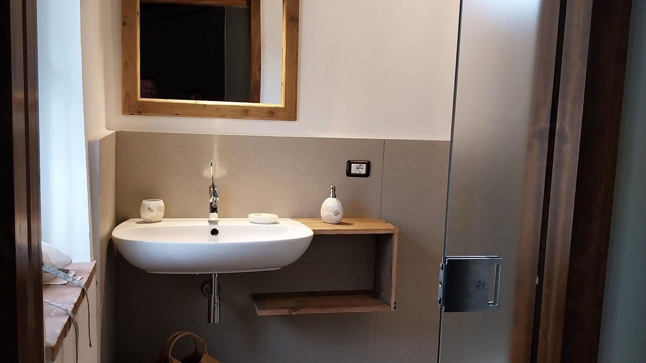 Photo of Bathroom in Todi