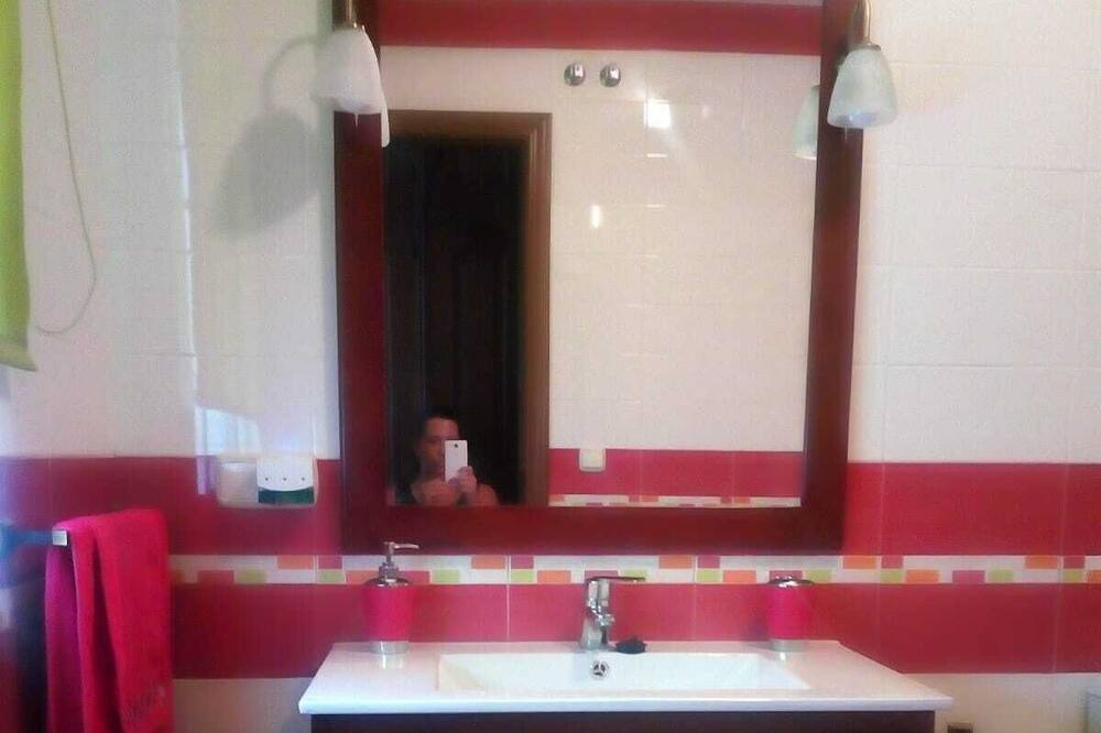 Photo of Bathroom in Pujerra
