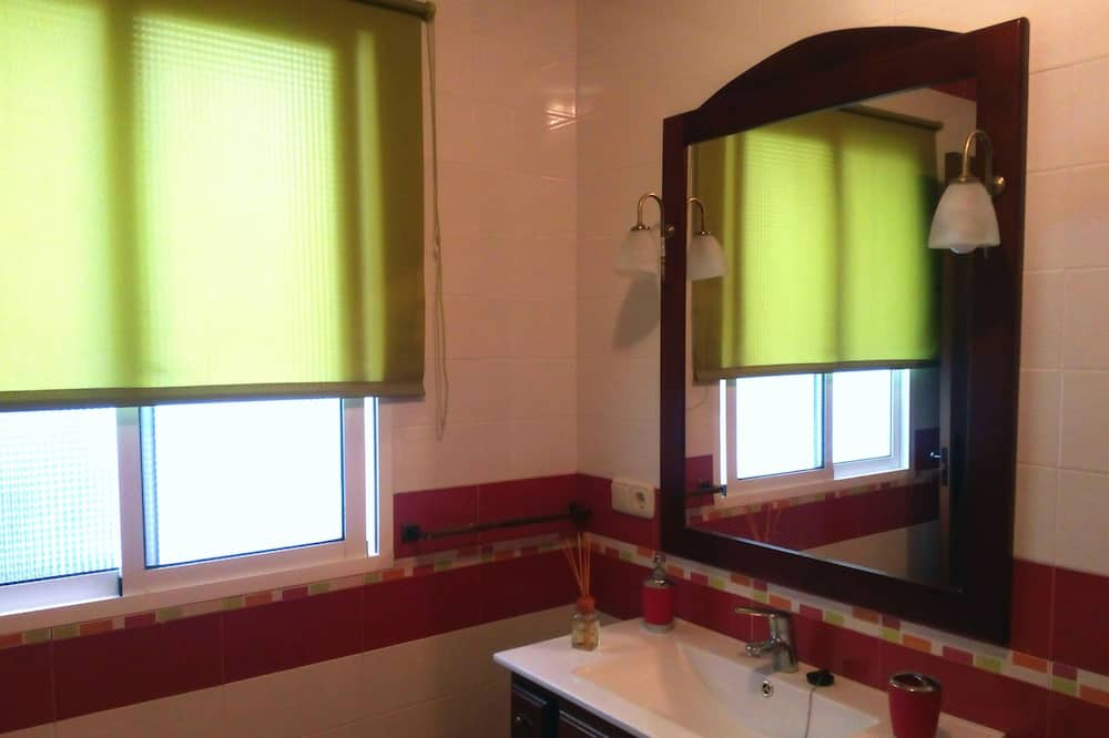 Photo of Bathroom in Pujerra
