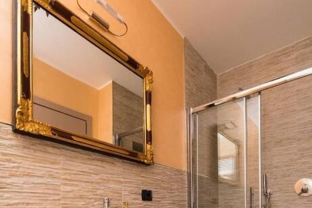 Photo of Bathroom in Suna