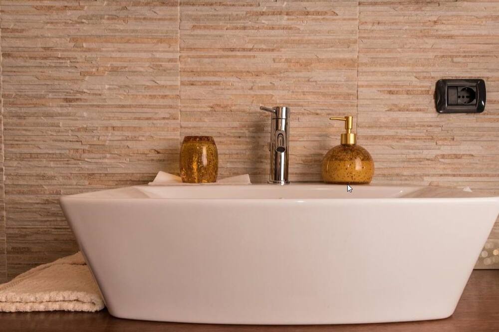 Photo of Bathroom in Suna