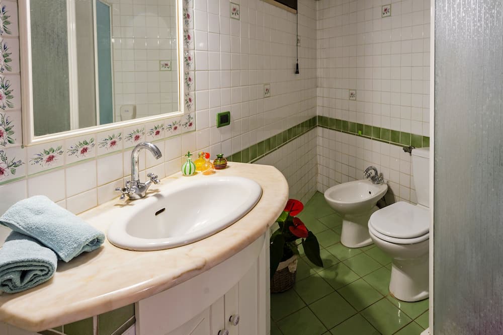 Photo of Bathroom in Picanello-Ognina-Barriera-Canalicchio