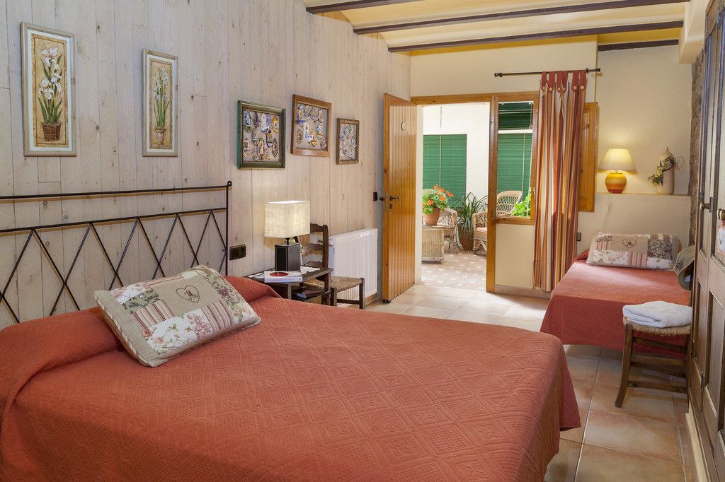 Photo of Bedroom in Garriguella