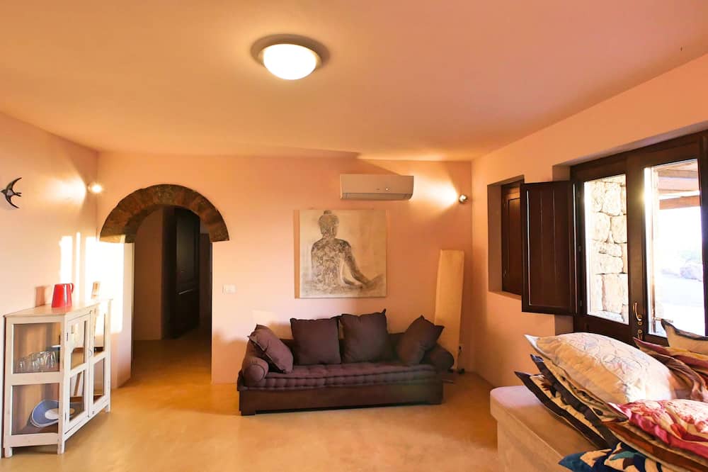 Photo of Livingroom in Scauri I