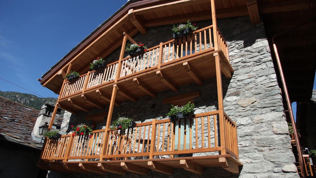 Photo of Buildings in Extrepieraz