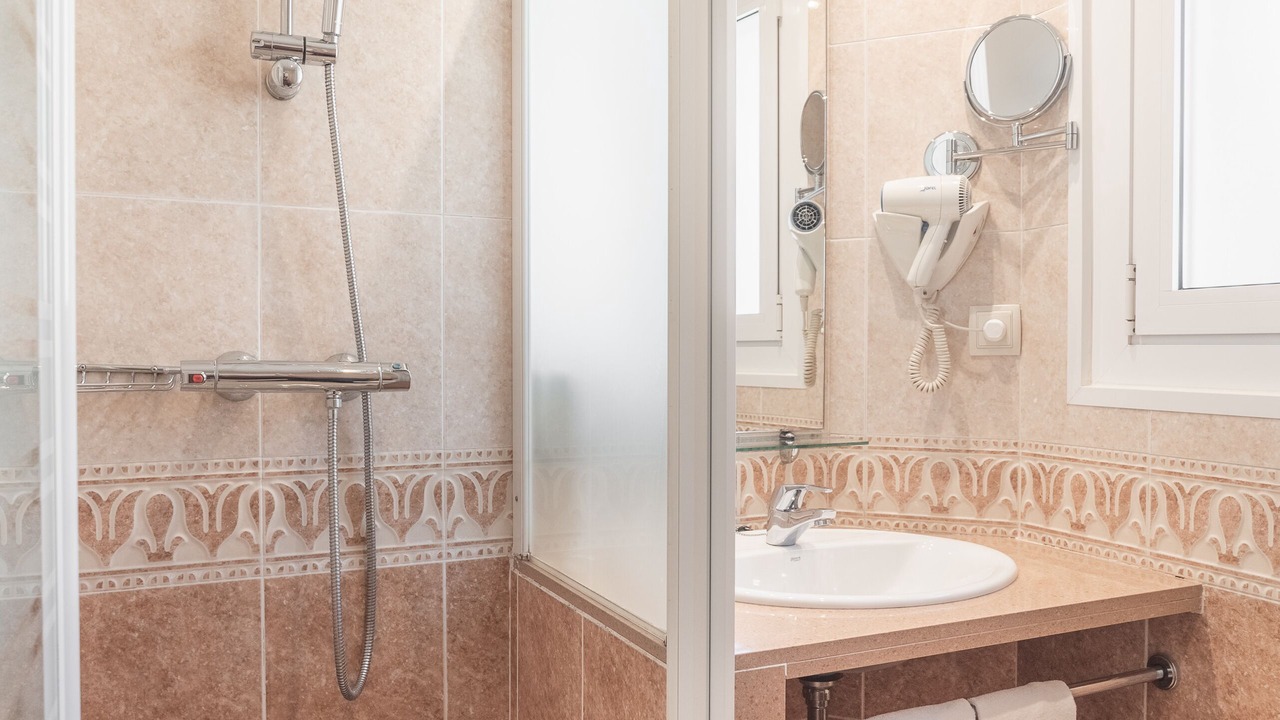 Photo of Bathroom in Figueres