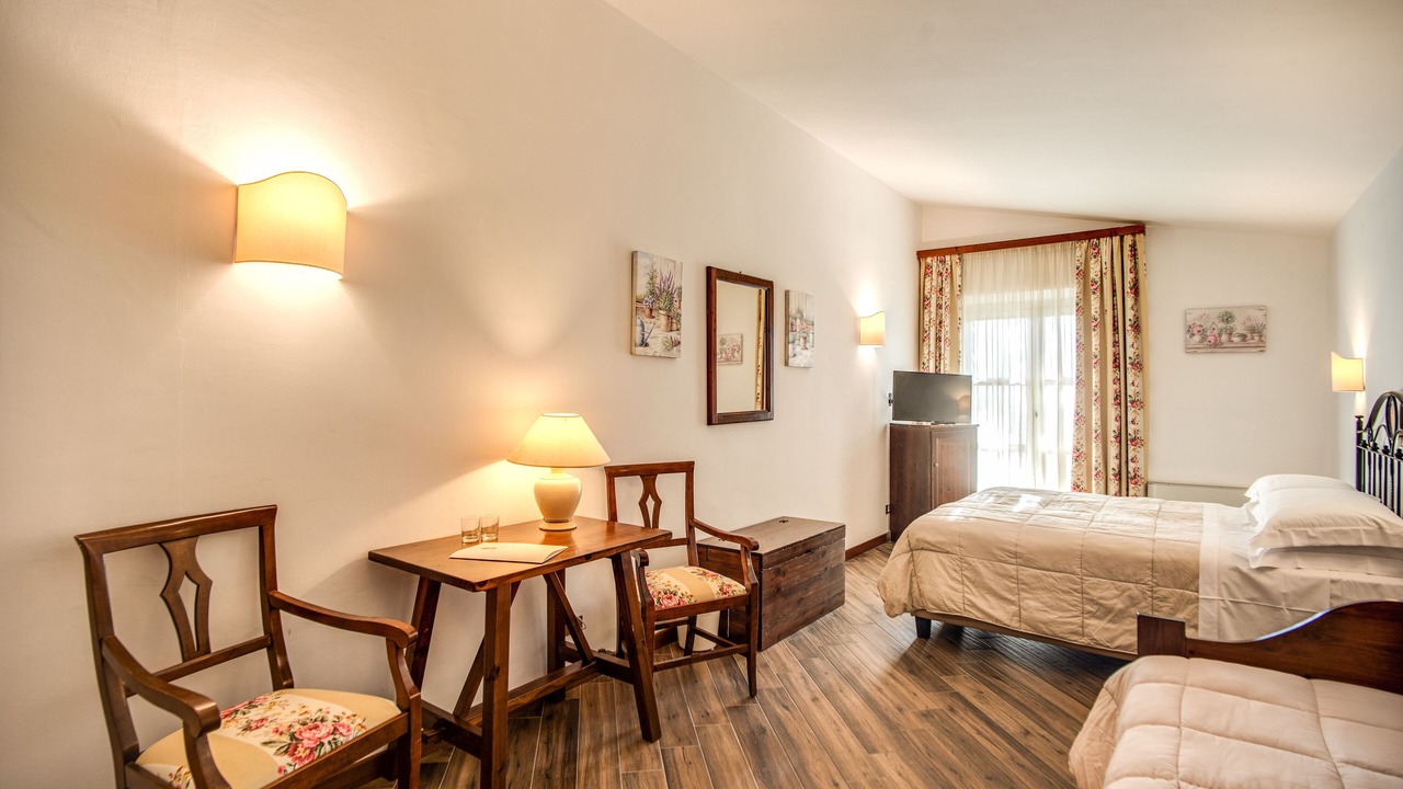 Photo of Bedroom in Collepepe