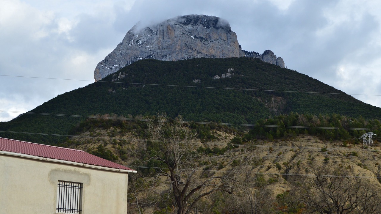 Photo of Buildings in Laspuna