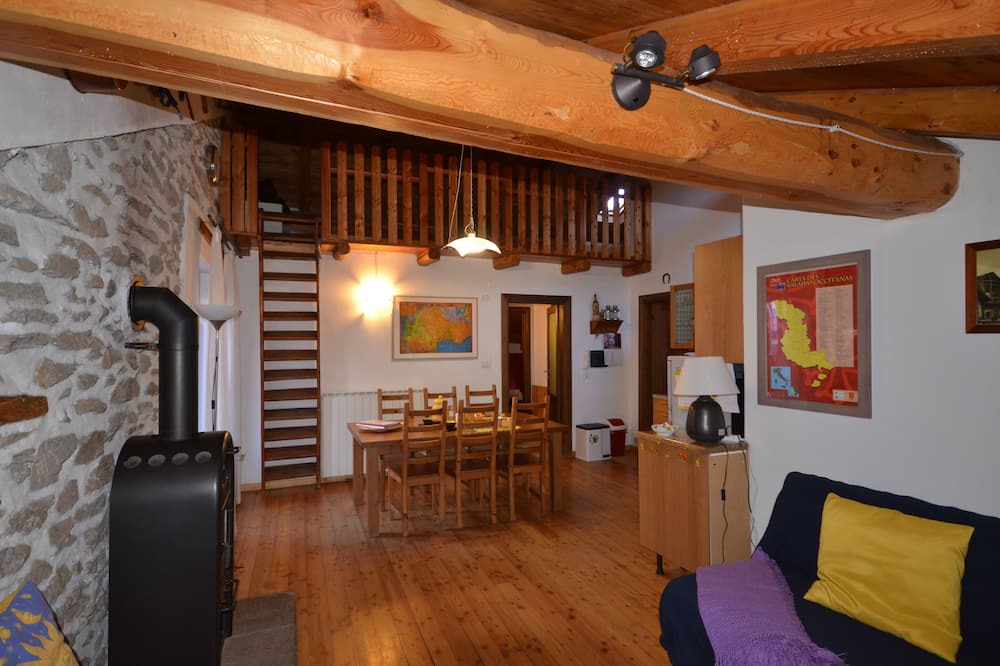 Photo of Livingroom in Soucheres-Basses