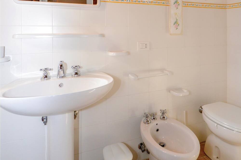 Photo of Bathroom in Fratta