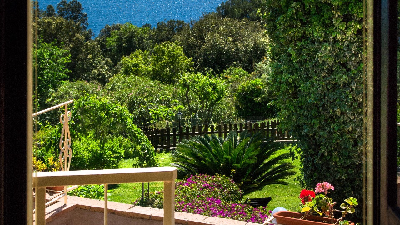 Photo of Patio Balcony in Cersuta