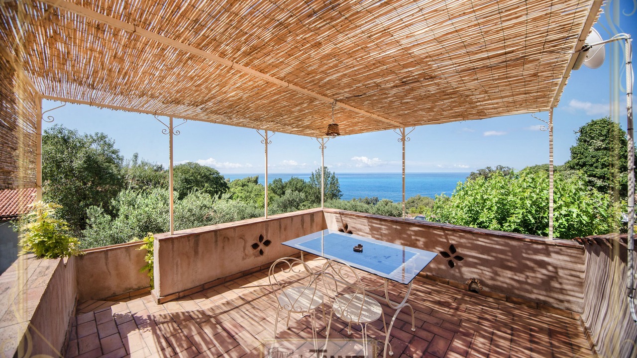 Photo of Patio Balcony in Cersuta