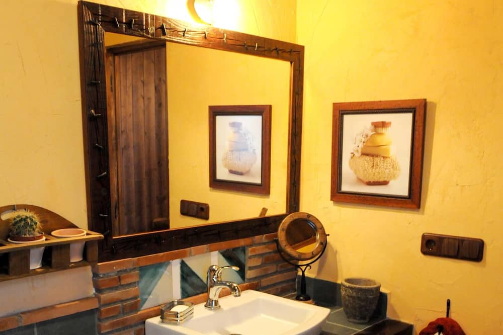 Photo of Bathroom in Chimeneas