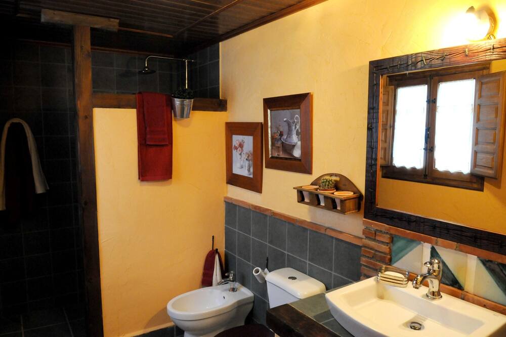 Photo of Bathroom in Chimeneas