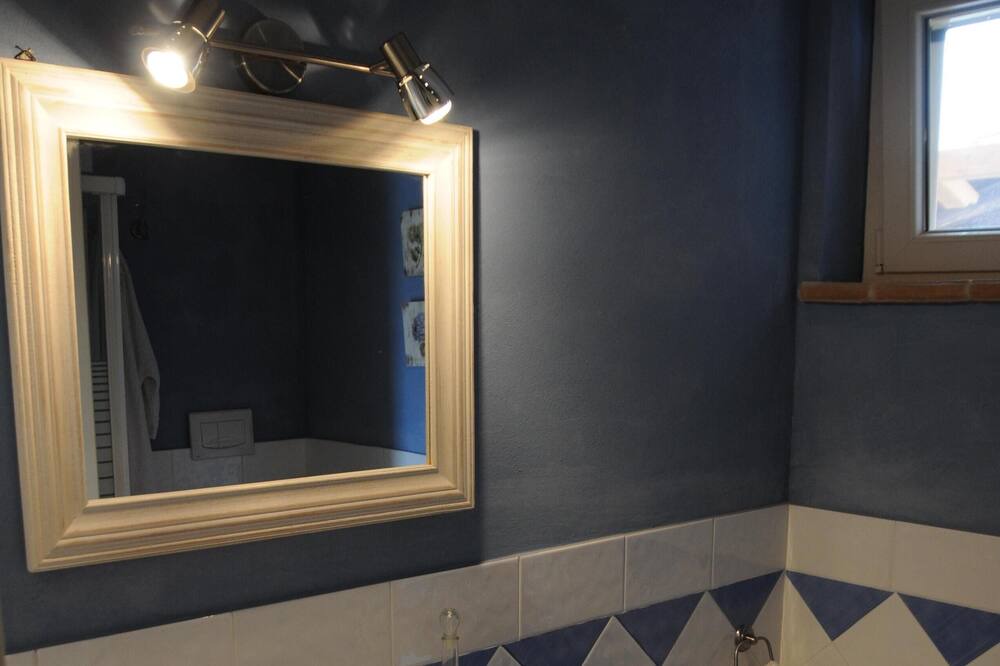 Photo of Bathroom in Montoro