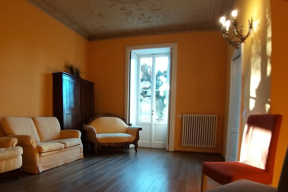 Photo of Livingroom in Erba