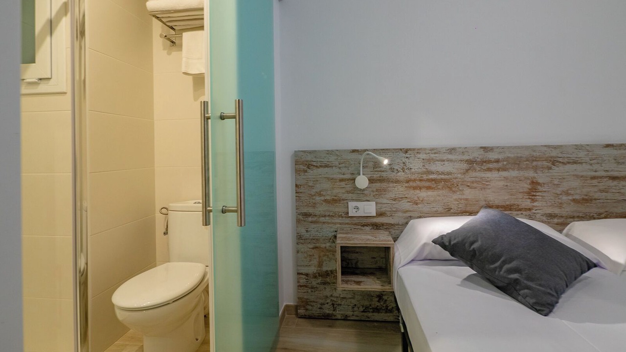 Photo of Bedroom in Roses Town Center