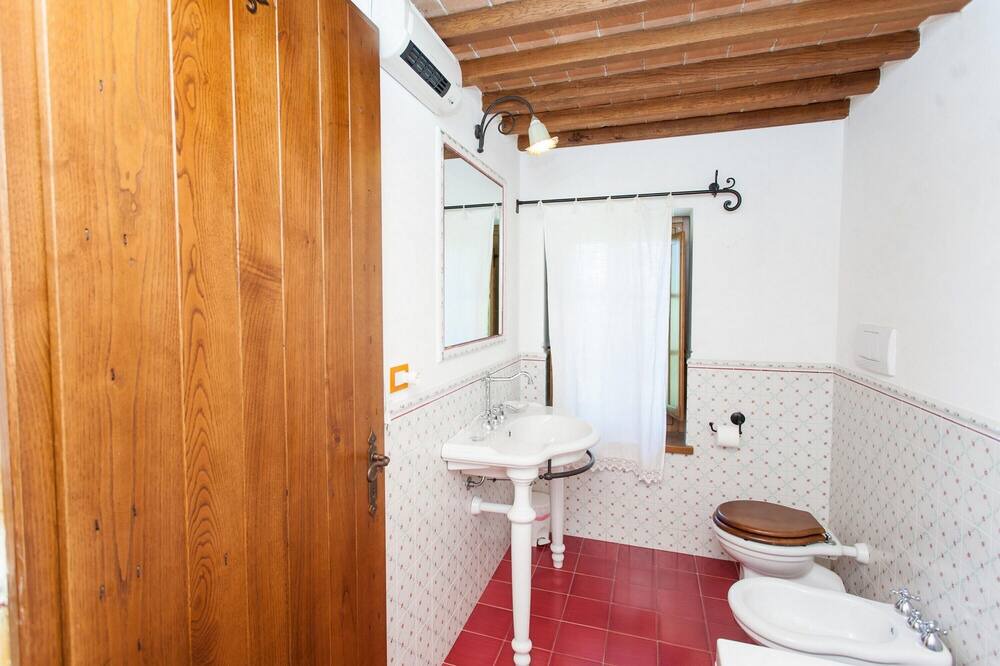 Photo of Bathroom in Ramazzano