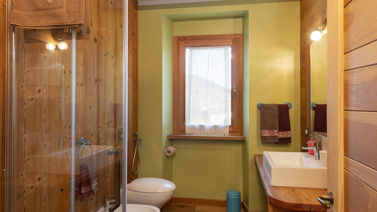 Photo of Bathroom in Senin