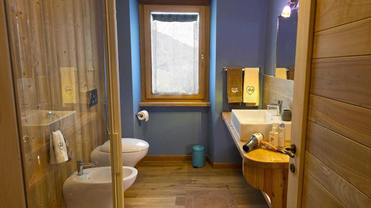 Photo of Bathroom in Senin