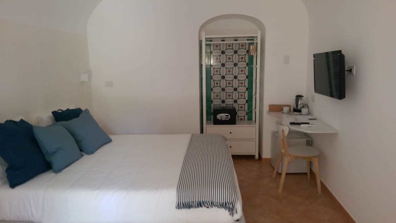 Photo of Bedroom in Minori