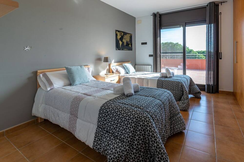 Photo of Bedroom in Palafolls