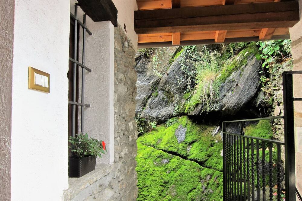 Photo of Outdoor in Bard