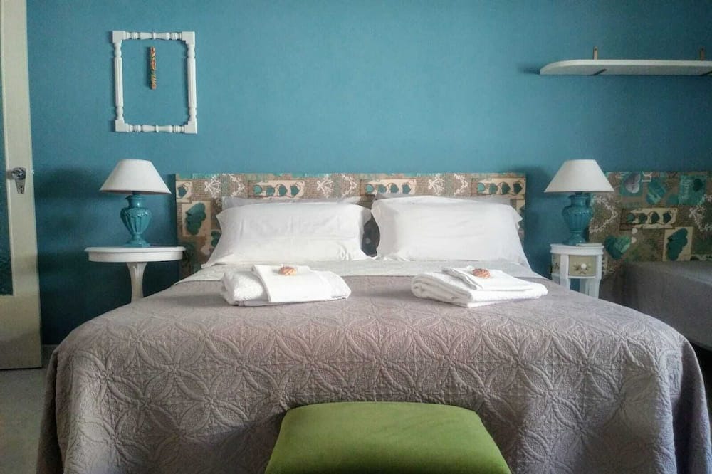 Photo of Bedroom in Tiche