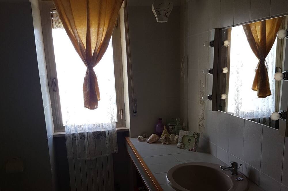 Photo of Bathroom in Brittoli