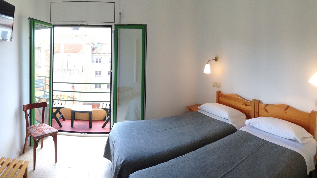 Photo of Bedroom in Roses Town Center