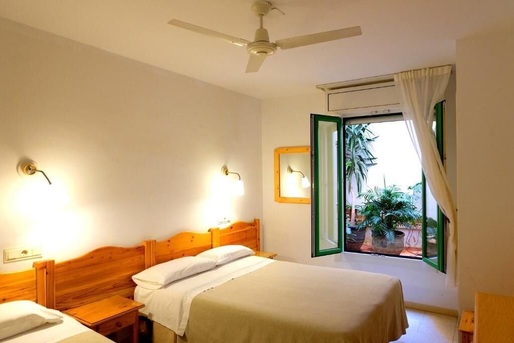 Photo of Bedroom in Roses Town Center