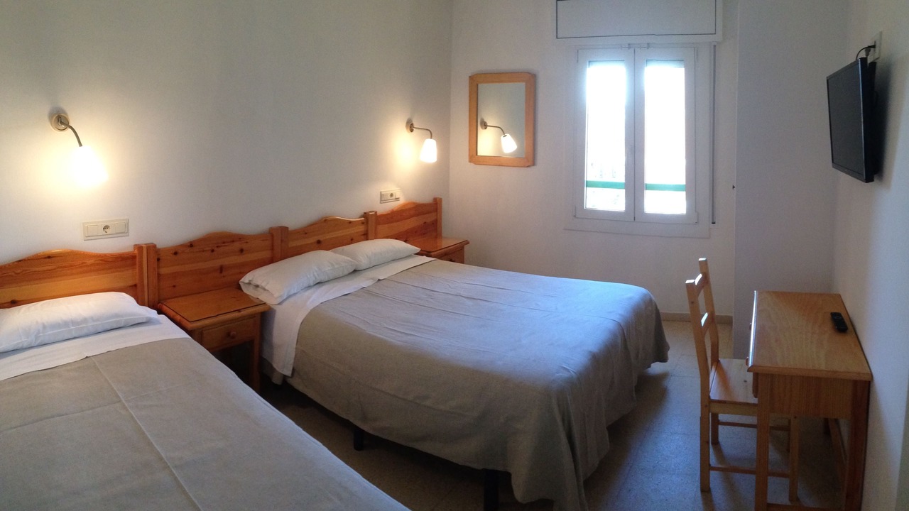 Photo of Bedroom in Roses Town Center