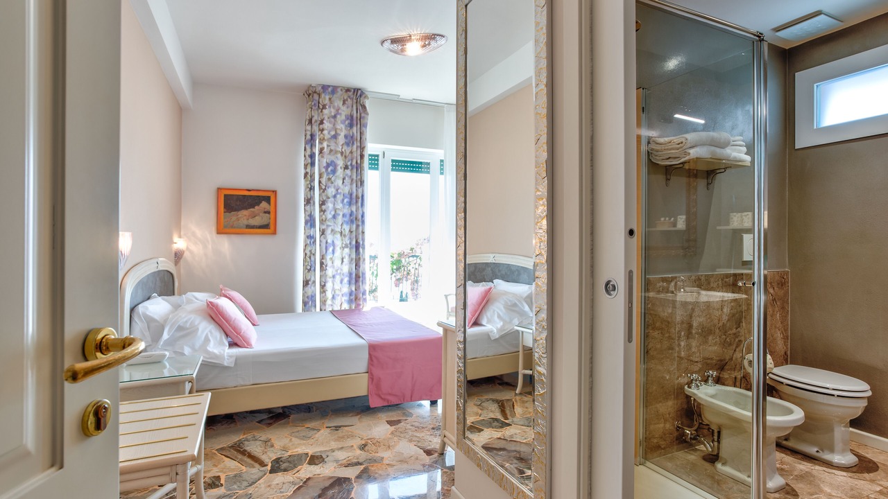 Photo of Bedroom in Gargnano