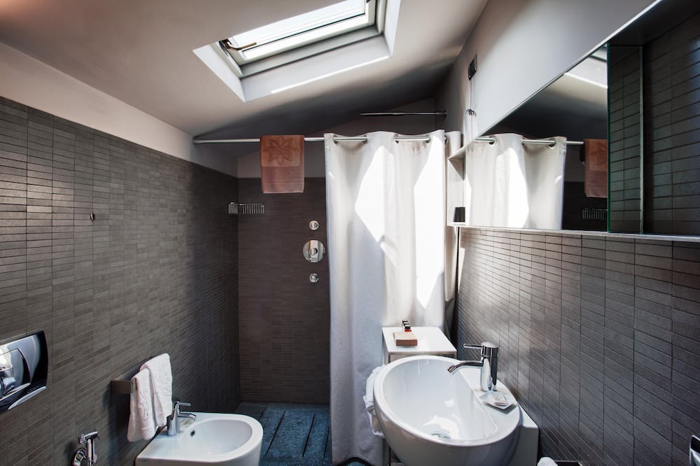 Photo of Bathroom in Barge