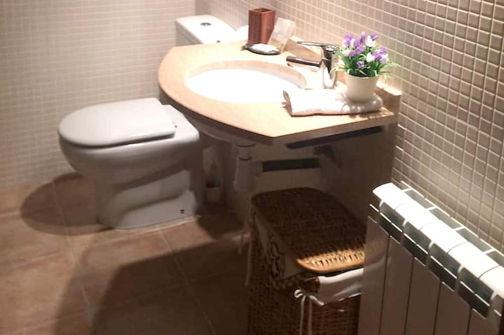 Photo of Bathroom in Aravell