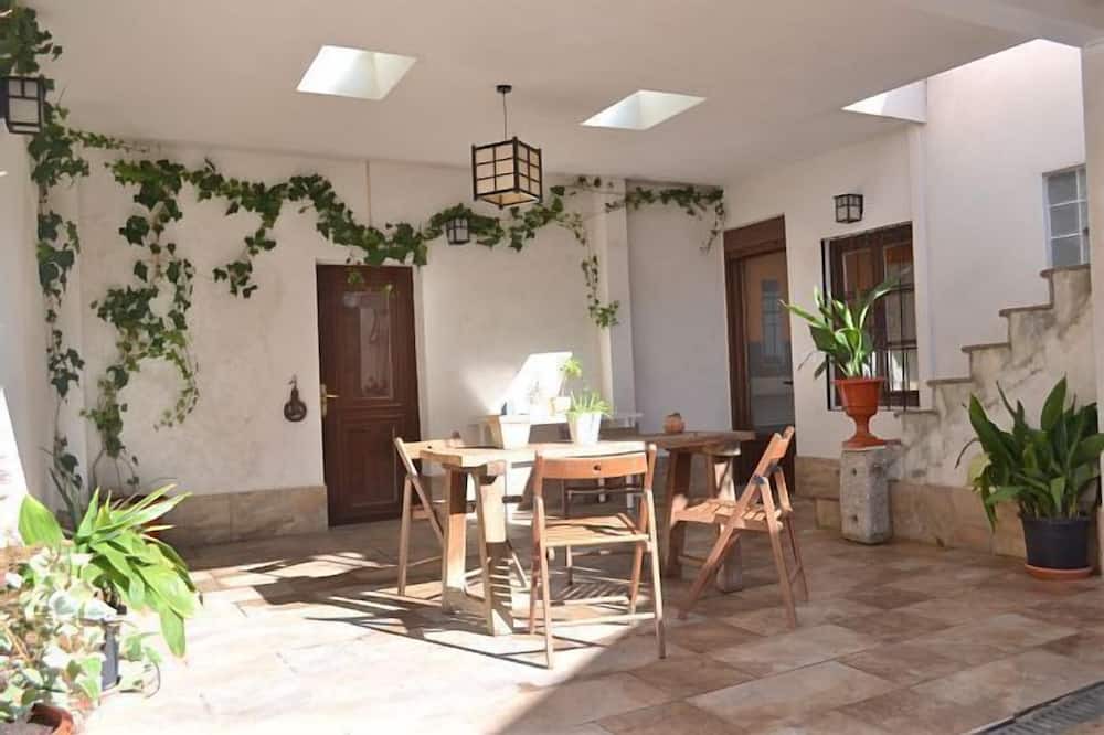 Photo of Patio Balcony in Burujon